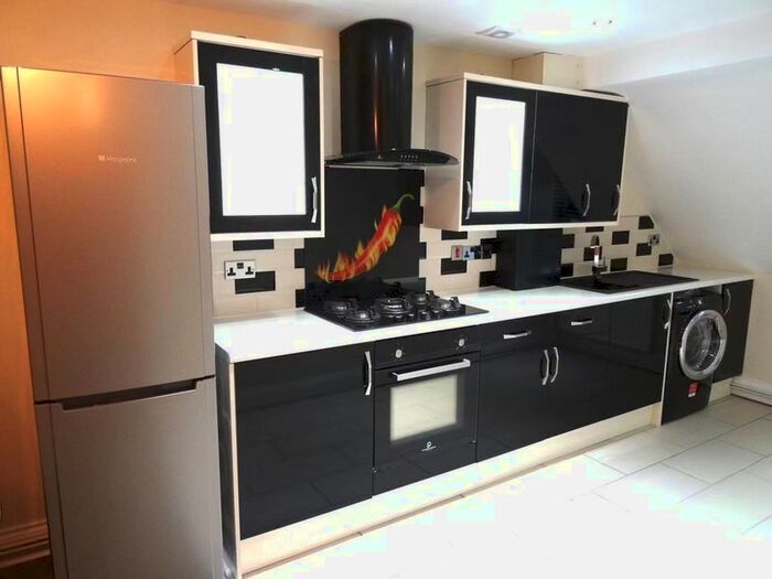 1 Bedroom Flat To Rent In Tudor Street - Flat, City Centre, Cardiff, CF11