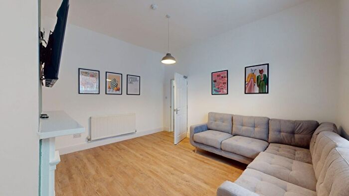 6 Bedroom Semi-Detached House To Rent In Rufford Road, Liverpool, L6