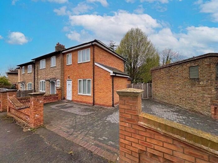 2 Bedroom Semi Detached House For Sale In Cheltenham Road, London, E10