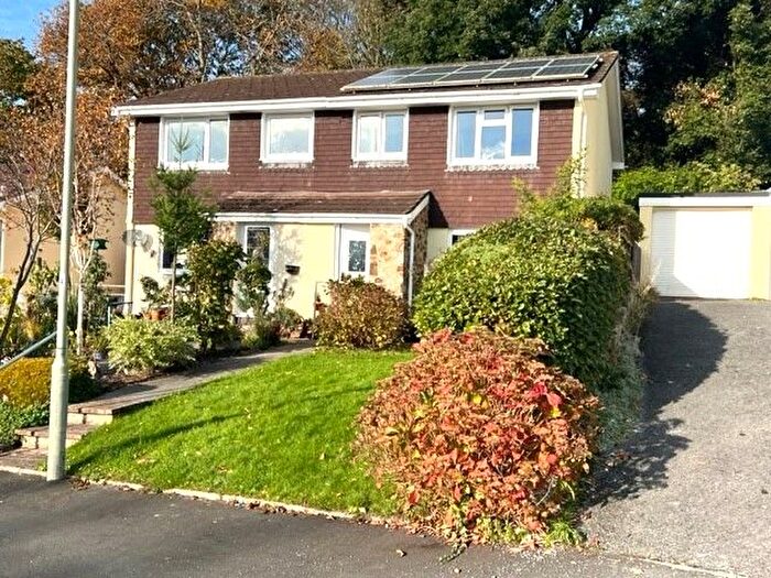 3 Bedroom Semi-Detached House For Sale In St. Peters Close, Bovey Tracey, Newton Abbot, TQ13