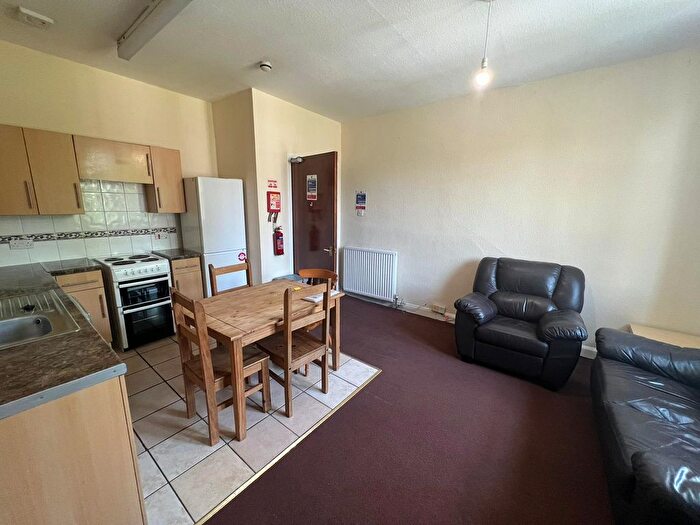 3 Bedroom Flat To Rent In /, Dudhope Street, Dundee, DD1