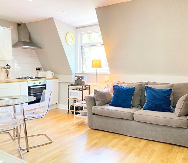 2 Bedroom Flat To Rent In East Dulwich Grove, East Dulwich, London, SE22