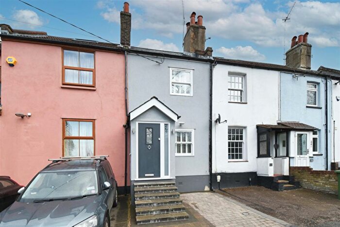 2 Bedroom Terraced House For Sale In Coxtie Green Road, Pilgrims Hatch, Brentwood, CM14