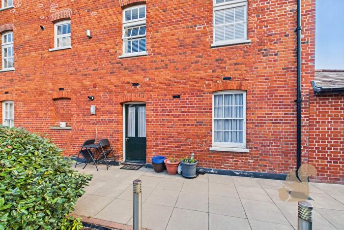 1 Bedroom Flat For Sale In New Farm Road, Stanway, CO3