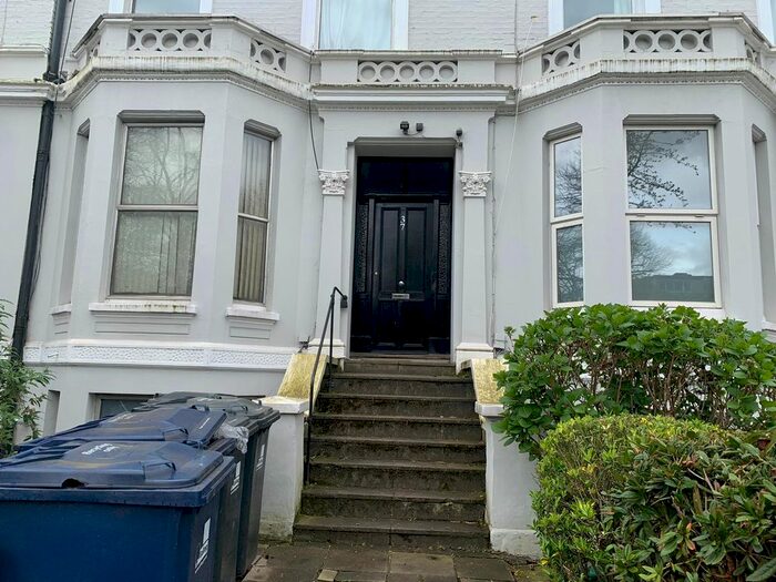 2 Bedroom Flat To Rent In The Mall, London, W5