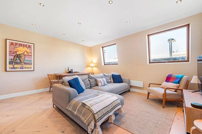 2 Bedroom Flat For Sale In Coldharbour Lane, SW9