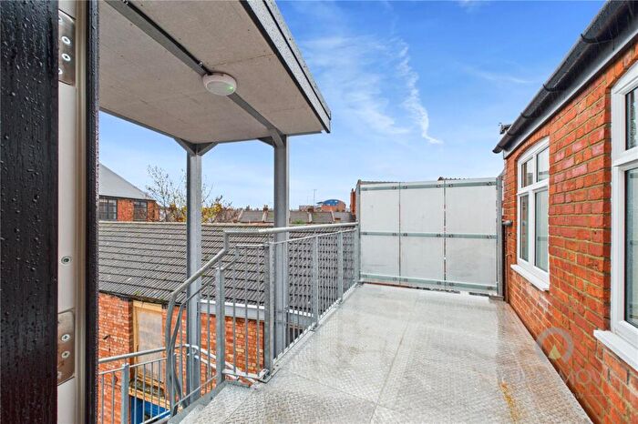 2 Bedroom Flat To Rent In Kettering Road, Northampton, NN1