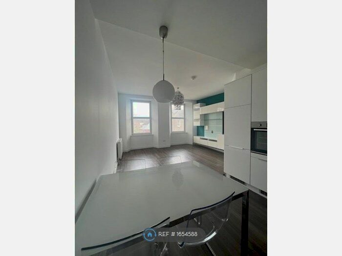 2 Bedroom Flat To Rent In North Methven Street, Perth, PH1