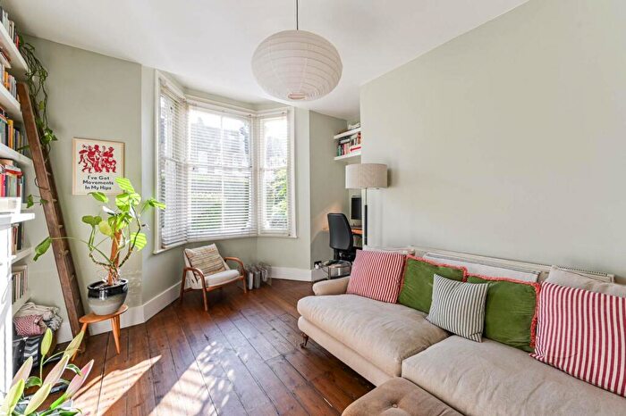 1 Bedroom Flat To Rent In Laitwood Road, Balham, London, SW12
