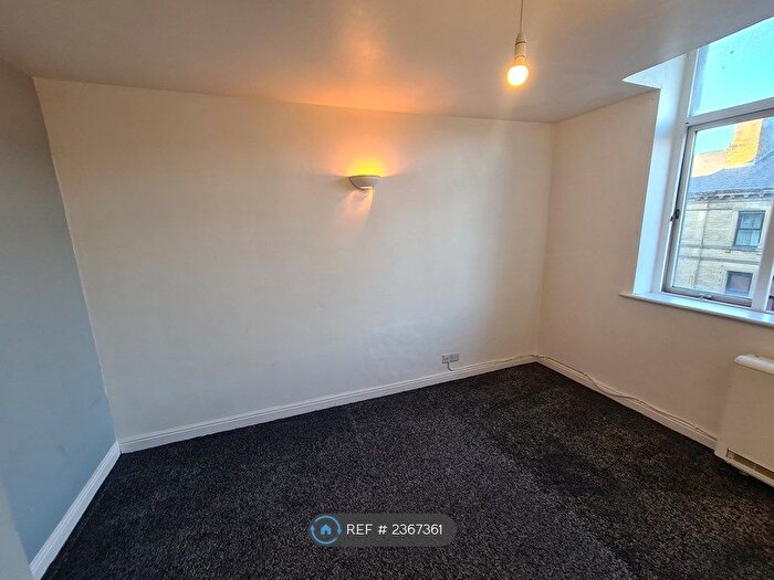 1 Bedroom Flat To Rent In North Street, Keighley, BD21