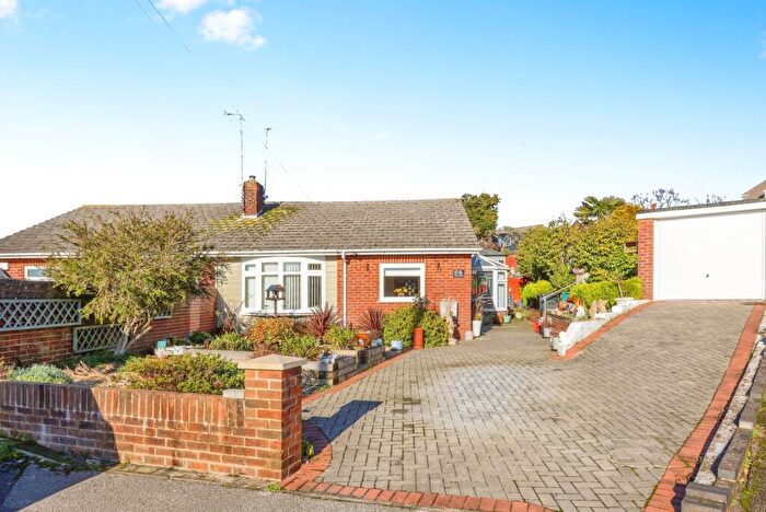 2 Bedroom Bungalow For Sale In Yarrells Close, Poole, Dorset, BH16