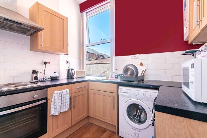 3 Bedroom Apartment To Rent In Noel Street, NG7