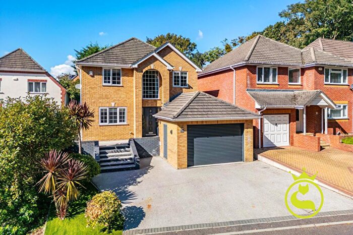 4 Bedroom Detached House For Sale In Cul-de-sac Location - Cooke Road, Branksome, BH12