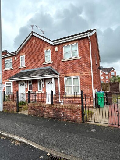 3 Bedroom Semi-Detached House To Rent In Venture Scout Way, Cheetham Hill, M8
