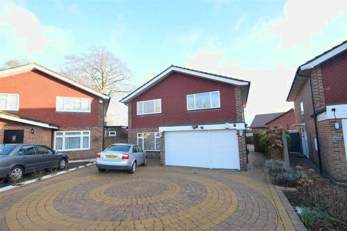 5 Bedroom Detached House To Rent In Arden Mhor, Pinner, HA5