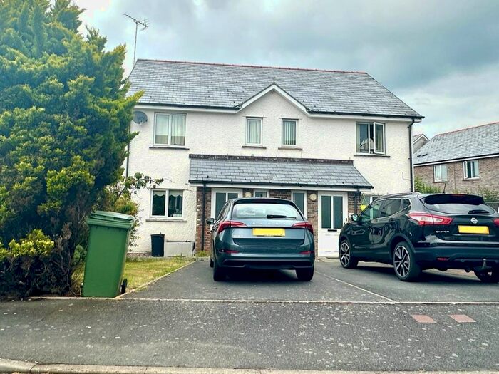 3 Bedroom Property For Sale In Dol Helyg, Penrhyncoch, Aberystwyth, SY23