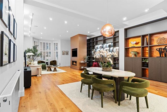 3 Bedroom Apartment For Sale In Canfield Gardens, South Hampstead, London, NW6