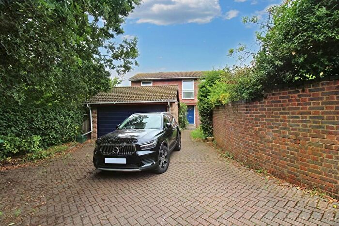 4 Bedroom Detached House To Rent In Grafton Park Road, Worcester Park, KT4