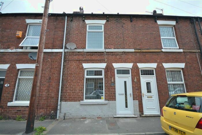 2 Bedroom Terraced House To Rent In Robin Hood Street, Castleford, WF10