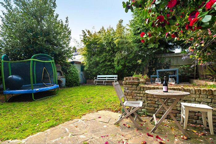 4 Bedroom Terraced House To Rent In Arragon Gardens, London, SW16