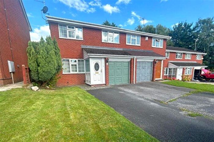 3 Bedroom Semi-Detached House To Rent In Selkirk Drive, Holmes Chapel, CW4