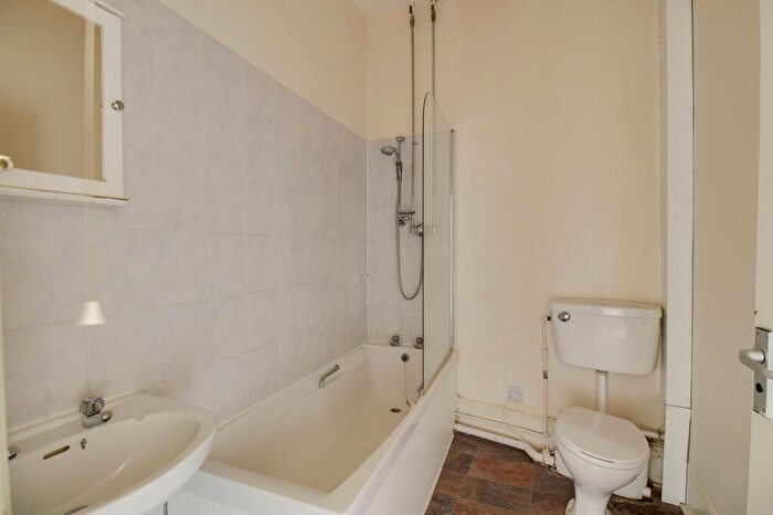 1 Bedroom Flat To Rent In High Street, St. Neots, PE19