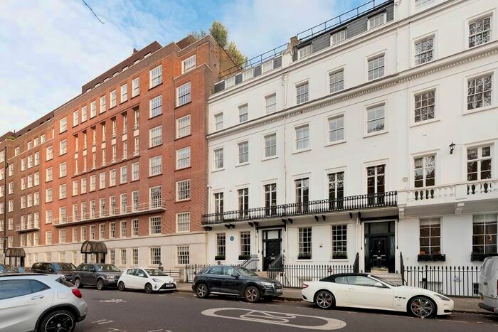 2 Bedroom Flat To Rent In Lowndes Square, London, SW1X