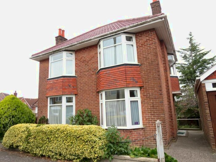 4 Bedroom House To Rent In Bedroom Detached House In Winton, BH9