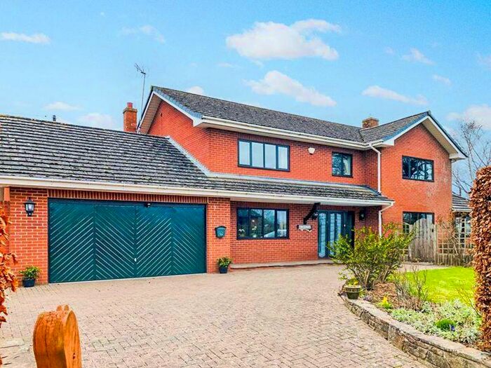 4 Bedroom Detached House For Sale In Grafton Lane, HR2