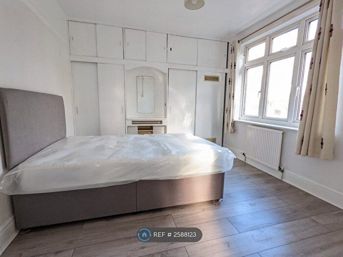 4 Bedroom Semi-Detached House To Rent In Forest Road, Fishponds, Bristol, BS16