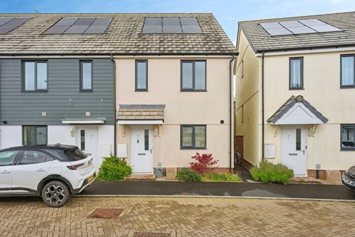 2 Bedroom End Of Terrace House For Sale In Ivy Drive, Plymouth, Devon, PL6