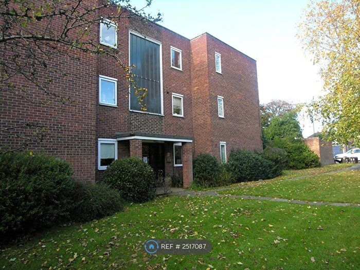 1 Bedroom Flat To Rent In Pottersfield, Enfield, EN1
