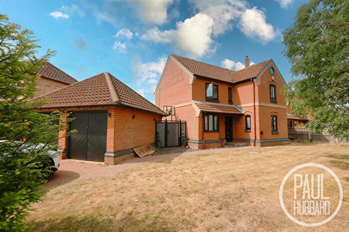 5 Bedroom Detached House For Sale In Birch Close, Oulton Broad, NR32