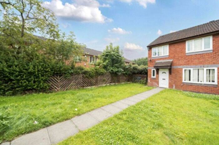 4 Bedroom Semi-Detached House To Rent In Peel Grove, Manchester, Greater Manchester, M12