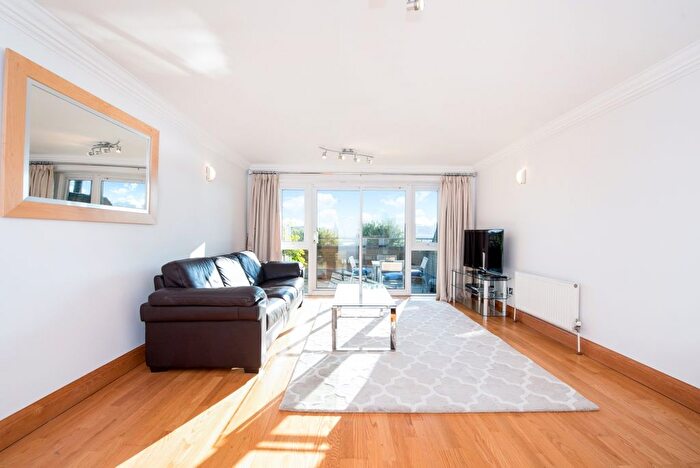 2 Bedroom Flat To Rent In Capital Wharf, Wapping High Street, London, E1W