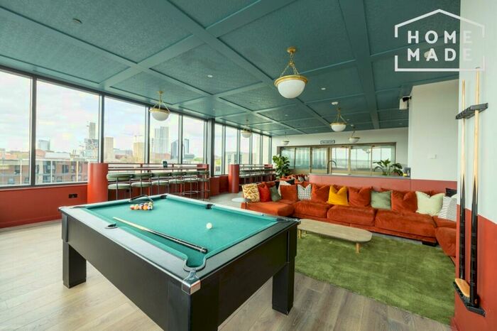 3 Bedroom Flat To Rent In New York Square, Leeds, LS2