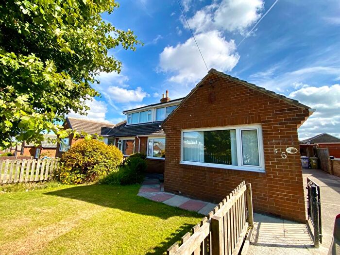 3 Bedroom Bungalow To Rent In Moorlands Crescent, Huddersfield, HD3