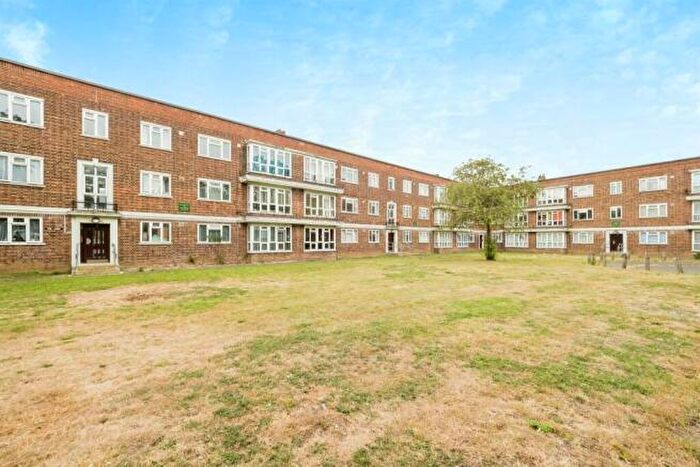 2 Bedroom Flat To Rent In Longbridge Road, Upney, Goodmayes, Barking, London, IG11