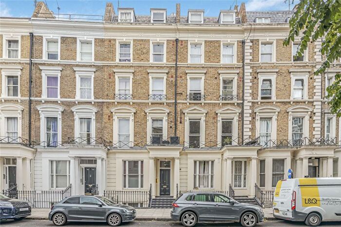 3 Bedroom Flat To Rent In Collingham Place, London, SW5