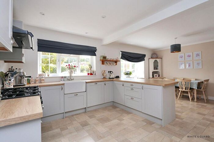 4 Bedroom Detached House For Sale In Winchester Road, Waltham Chase, SO32