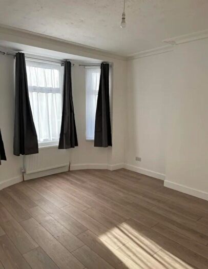 2 Bedroom Flat To Rent In Granville Road, N22