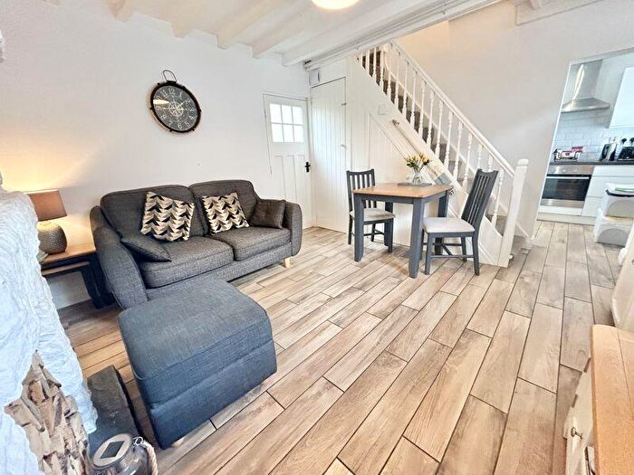 1 Bedroom Cottage For Sale In Erskine Terrace, Conwy, LL32