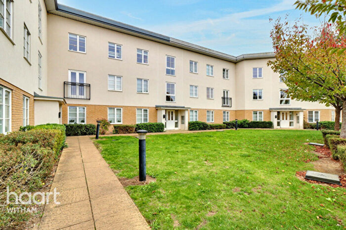 2 Bedroom Apartment For Sale In Wood Grove, Silver End, CM8