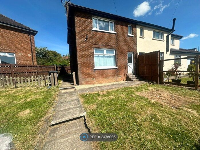 3 Bedroom Semi-Detached House To Rent In Meadway, Bradford, BD6