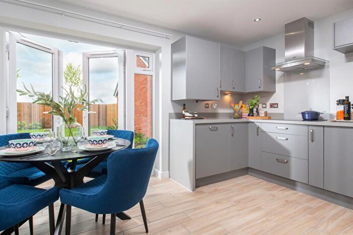 3 Bedroom End Of Terrace House For Sale In Oundle Road, Alwalton, Peterborough, PE7