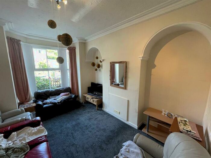 6 Bedroom Terraced House To Rent In Portland Road, Nottingham, NG7