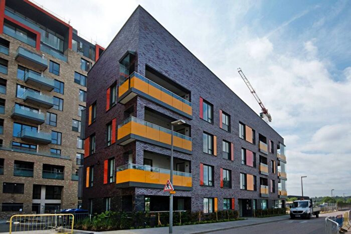 3 Bedroom Flat To Rent In Peartree Way, Greenwich, London, SE10