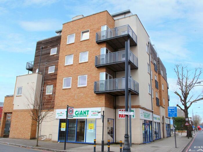 2 Bedroom Flat To Rent In Old Kent Road, London, SE15