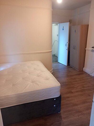 Studio To Rent In Green Lanes, Haringey, N4