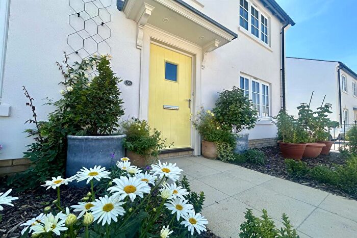 3 Bedroom Semi Detached House To Rent In Chickerell, DT3